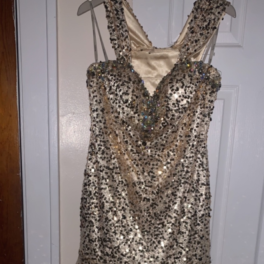 Beautiful GOLD, fully sequined Tiffany dress!